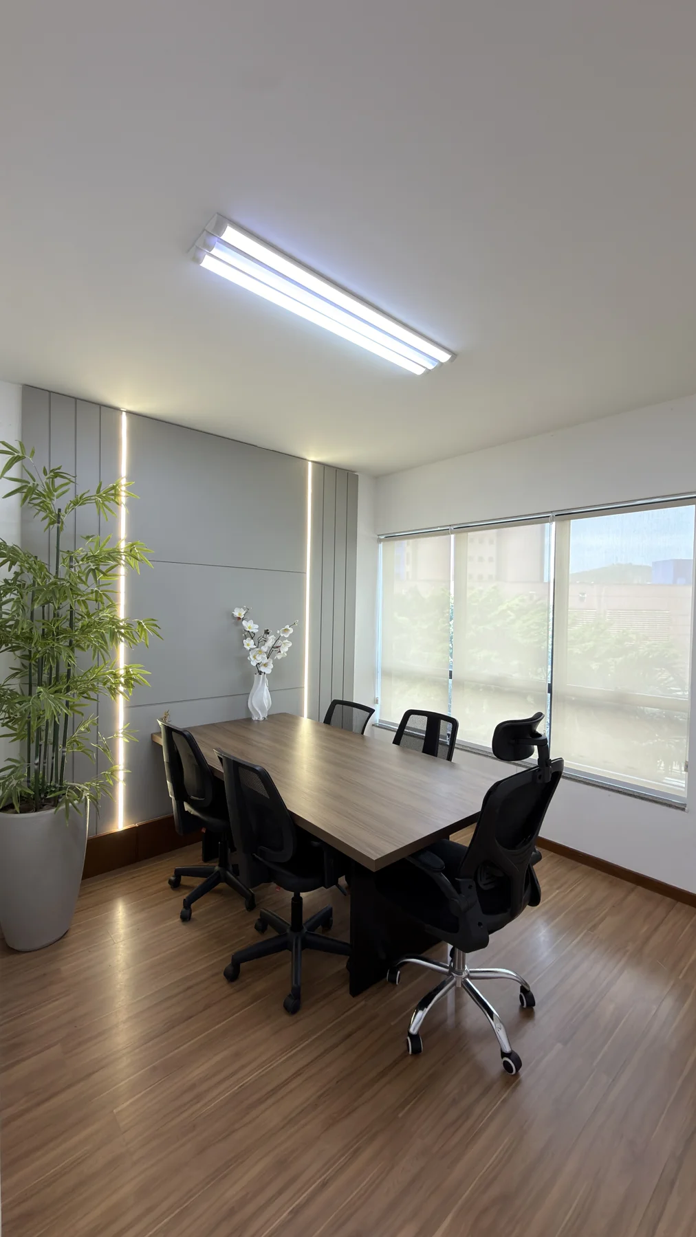 Sala de reuniões e atendimento do escritório